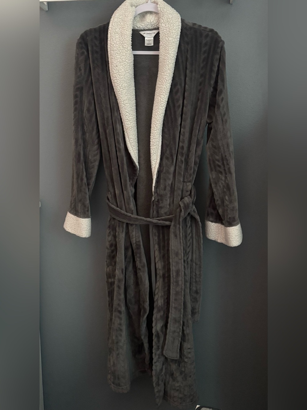 Liz Claiborne Gray Cable-Knit Shawl Robe with Cream Sherpa Trim - Picture 2 of 5